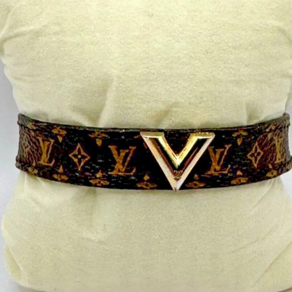 SALE 💥☀️🔆 LOUIS VUITTON LUXURY leather bracelet ✨️ STUNNING! - Picture 2 of 4